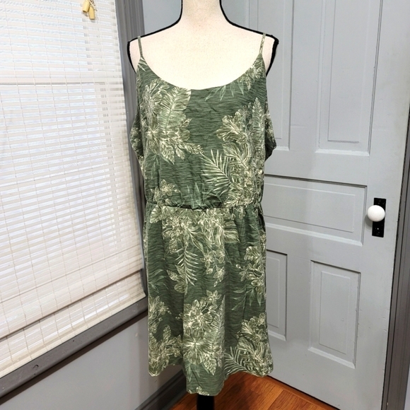 ✨ OLD Navy Sleeveless High Waist Knit Dress Olive Floral size XXL - Picture 2 of 7